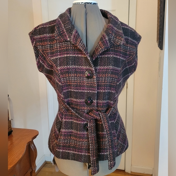 CAbi Cinch It Up Vest - Picture 1 of 9